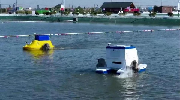 自巡航投饵施药多功能智能作业船